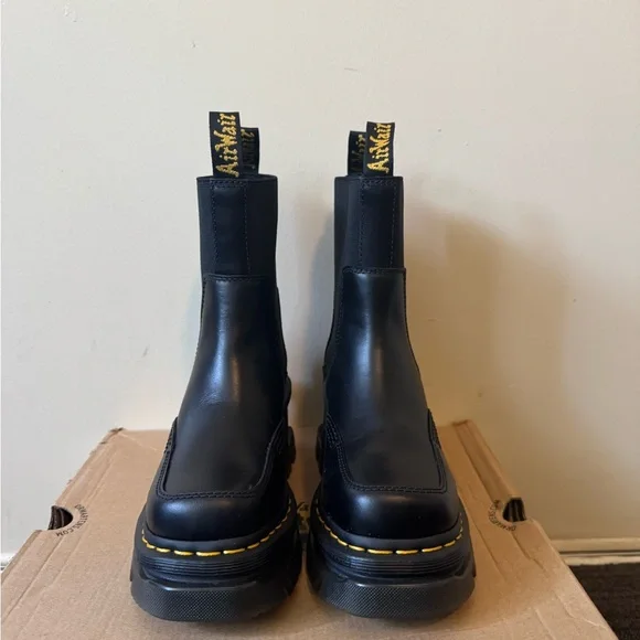 Dr Martens Corran Black Chelsea Boots - Picture 3 of 6